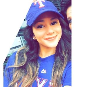 Meet your Posher, Michaela